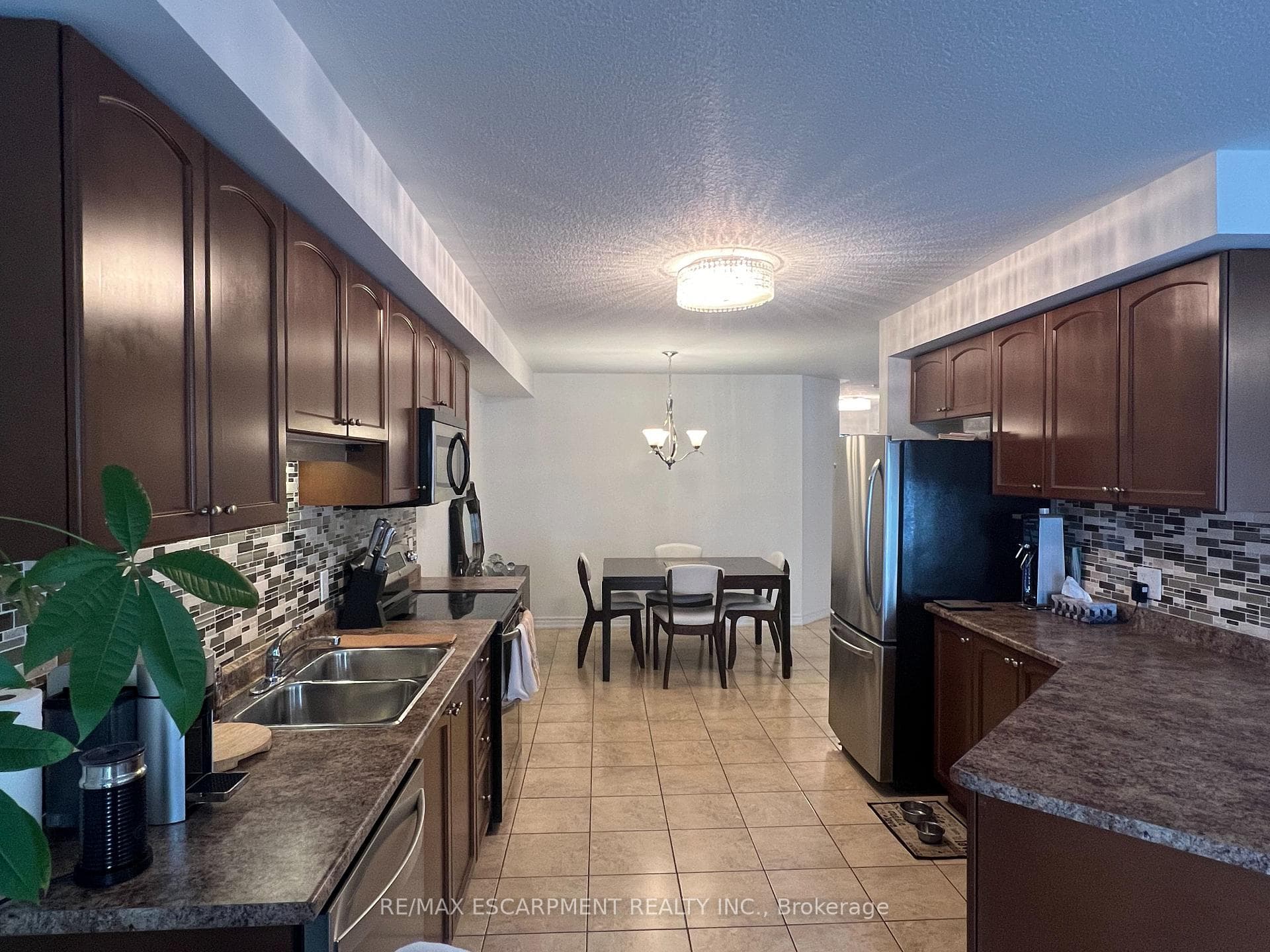 370 Pinehill Drive photo 12