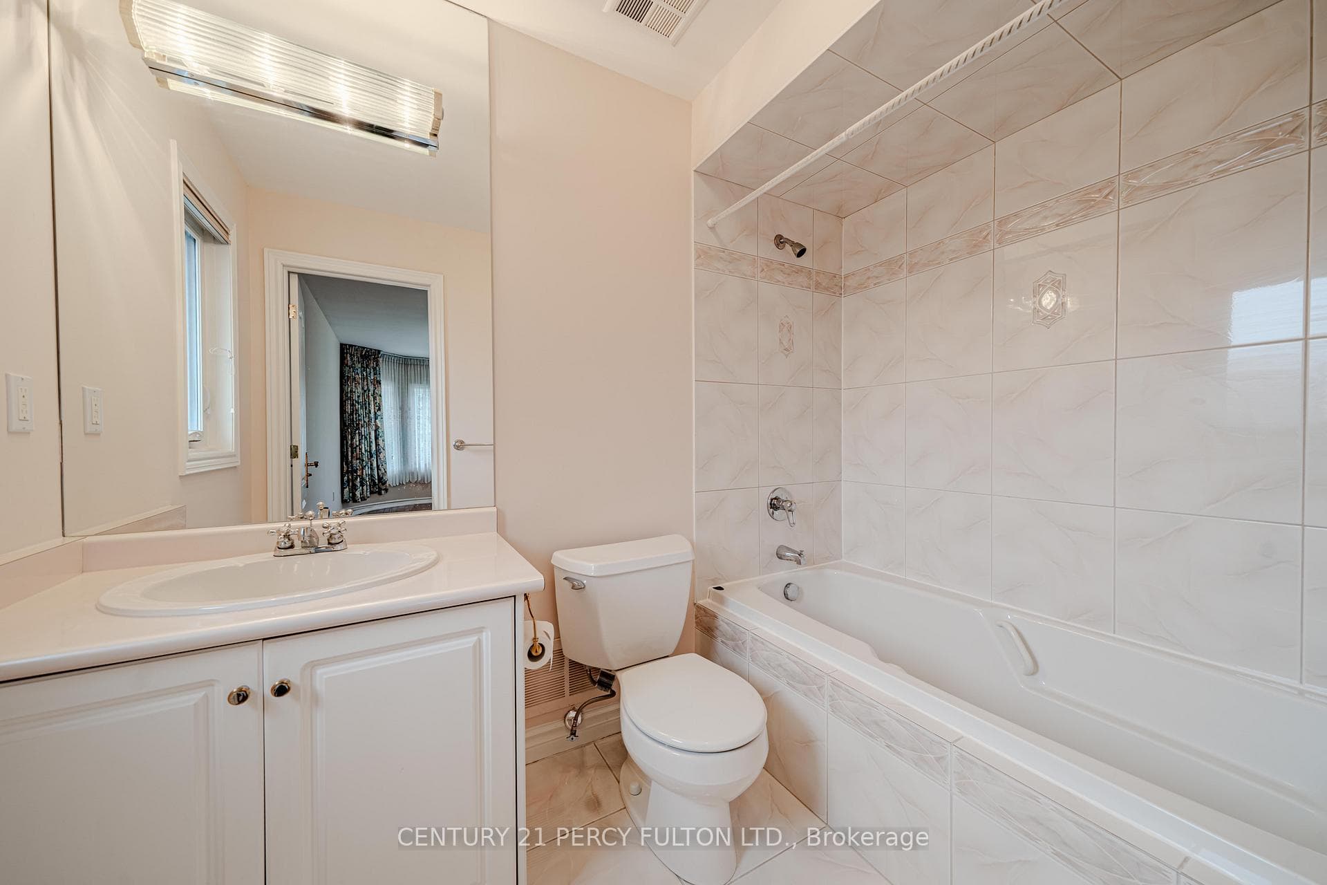 53 Linwood Ave- washroom