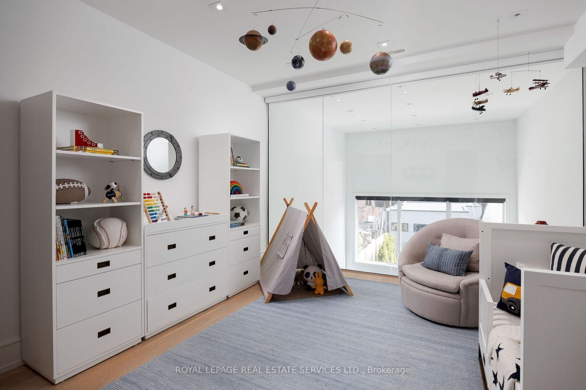 121 Markham Street photo 20
