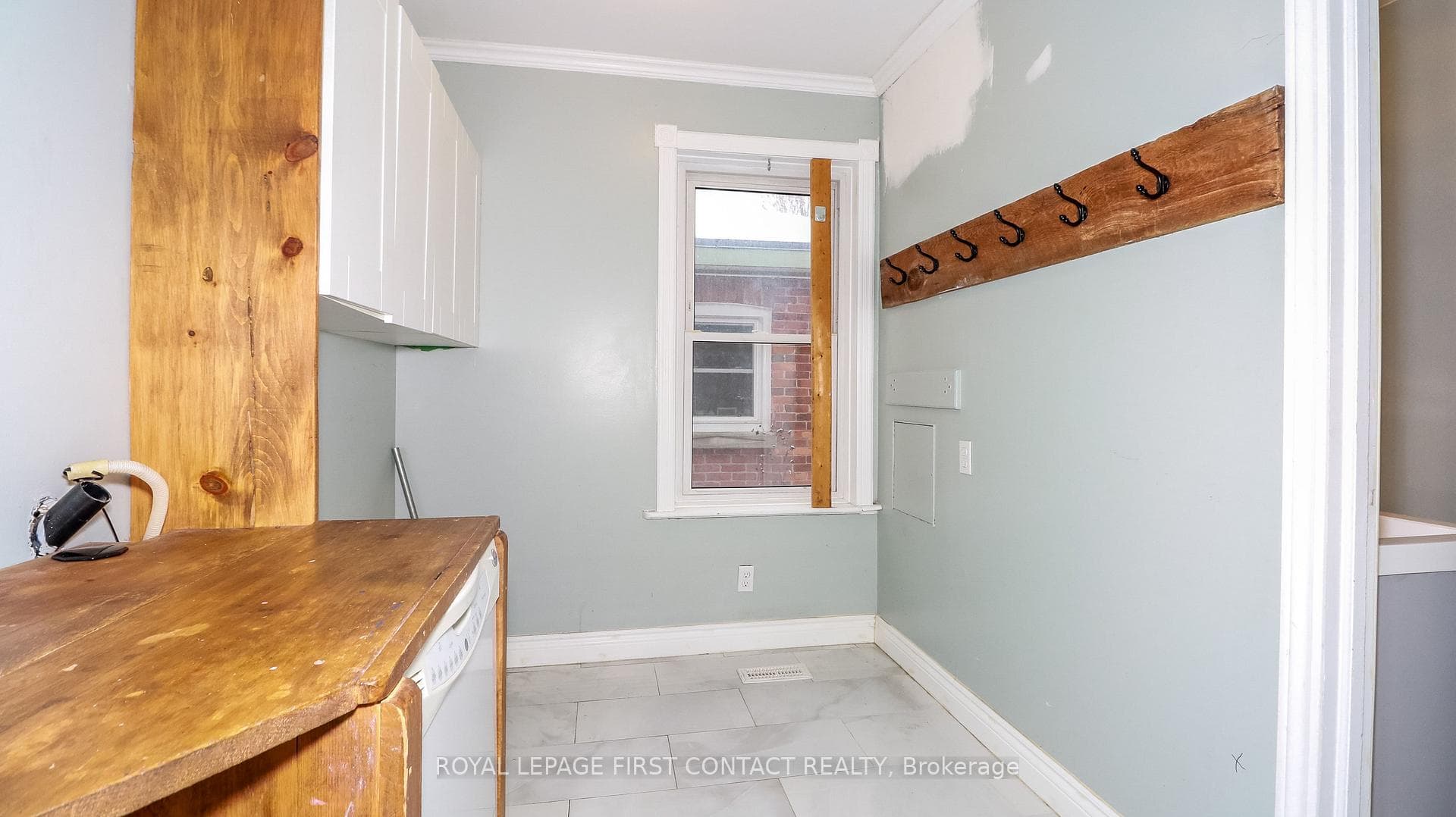 301 Fourth Street photo 17