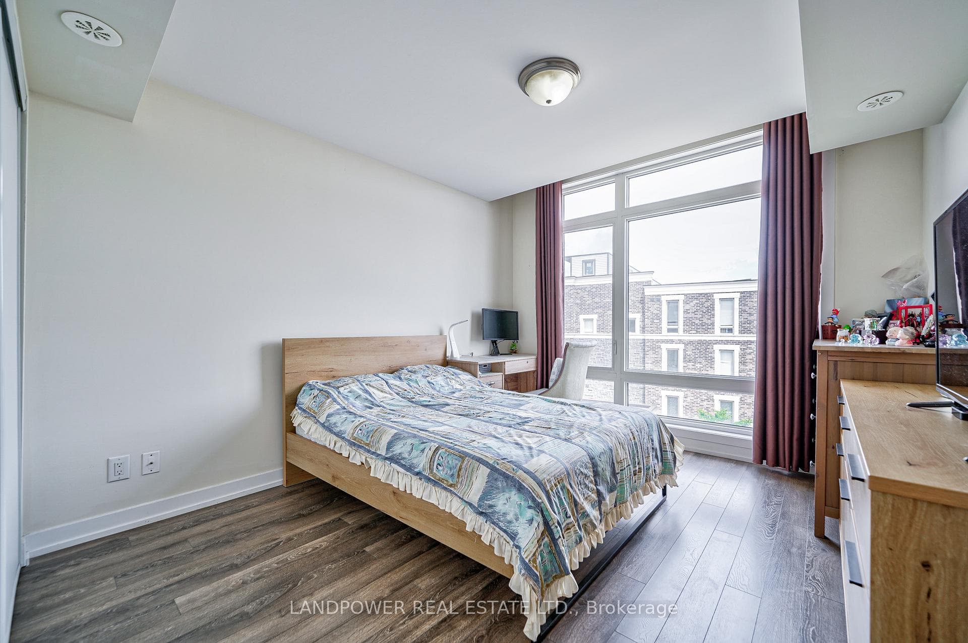 2 Dunsheath Way Unit 104 photo 8
