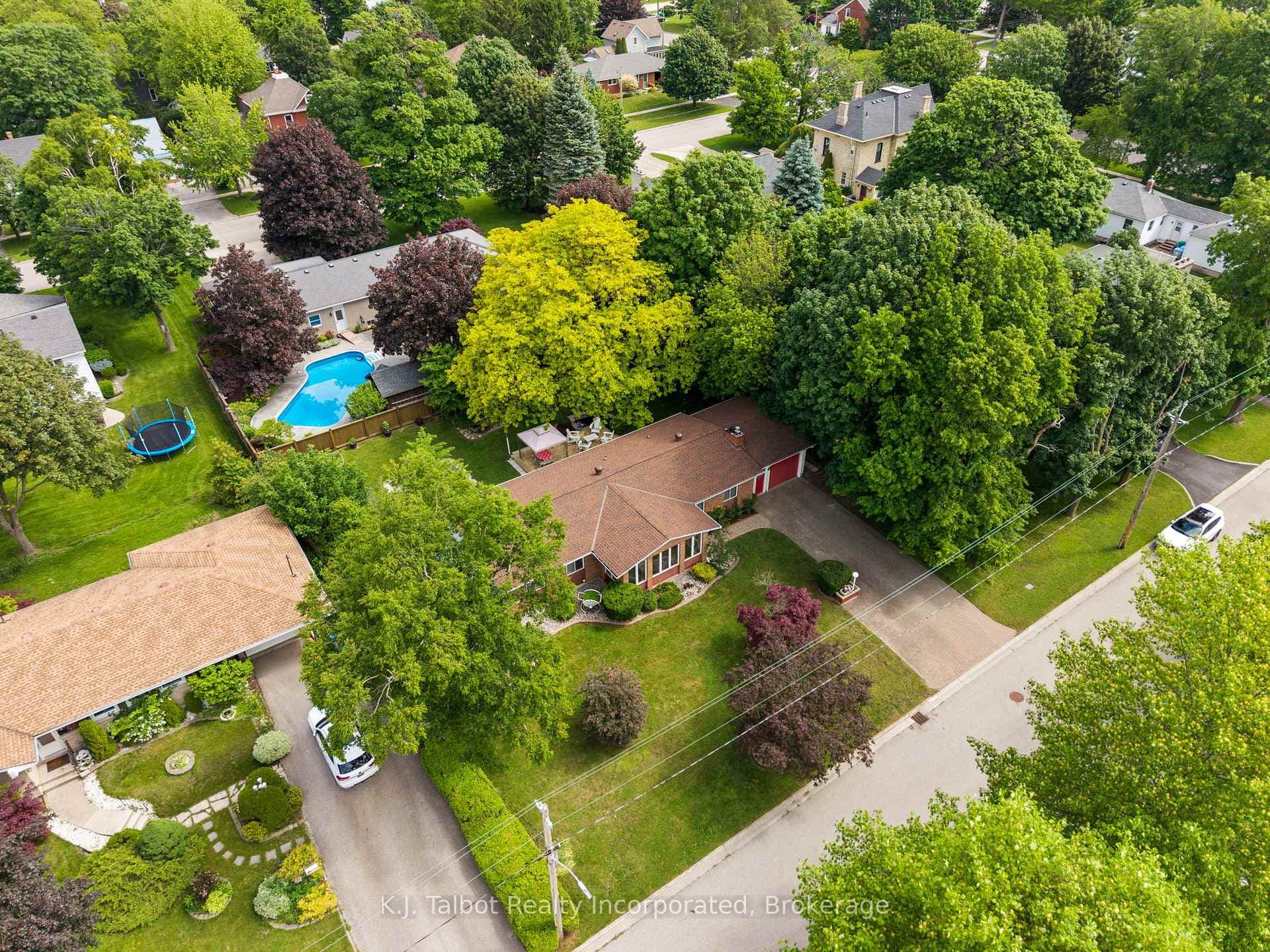232 Picton Street photo 4