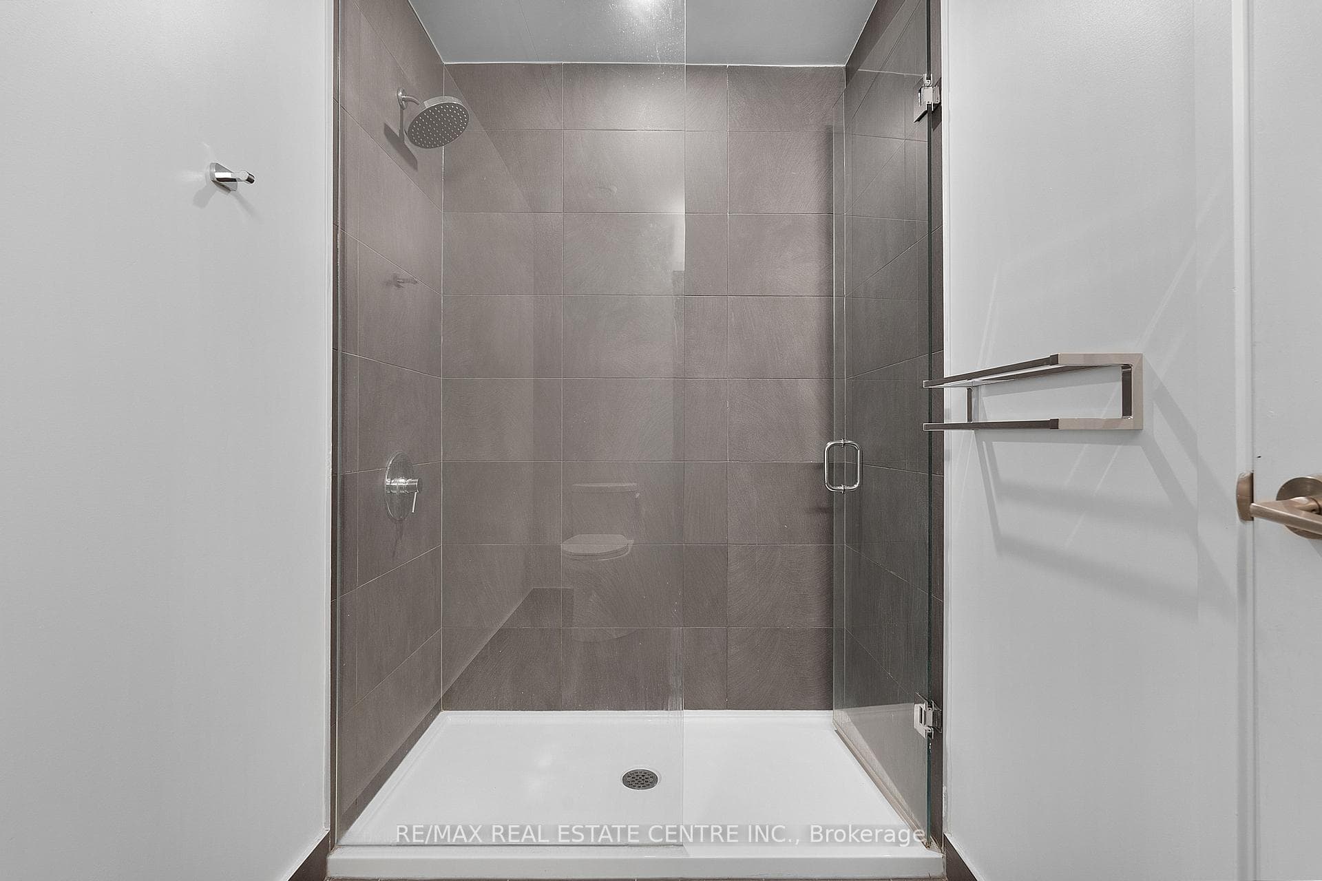 1000 Portage Parkway Unit 310 photo 23