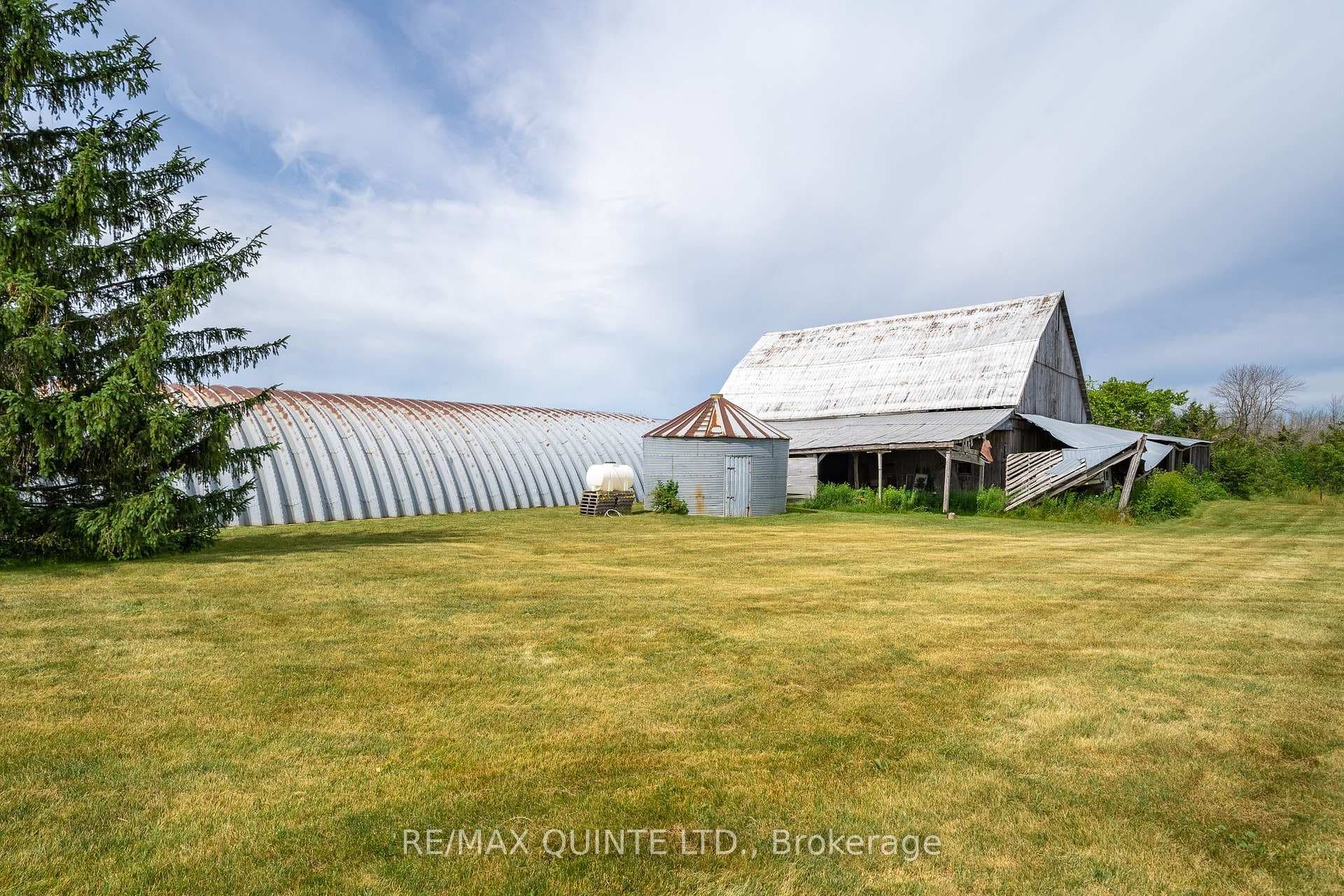 595 ELMBROOK Road photo 35