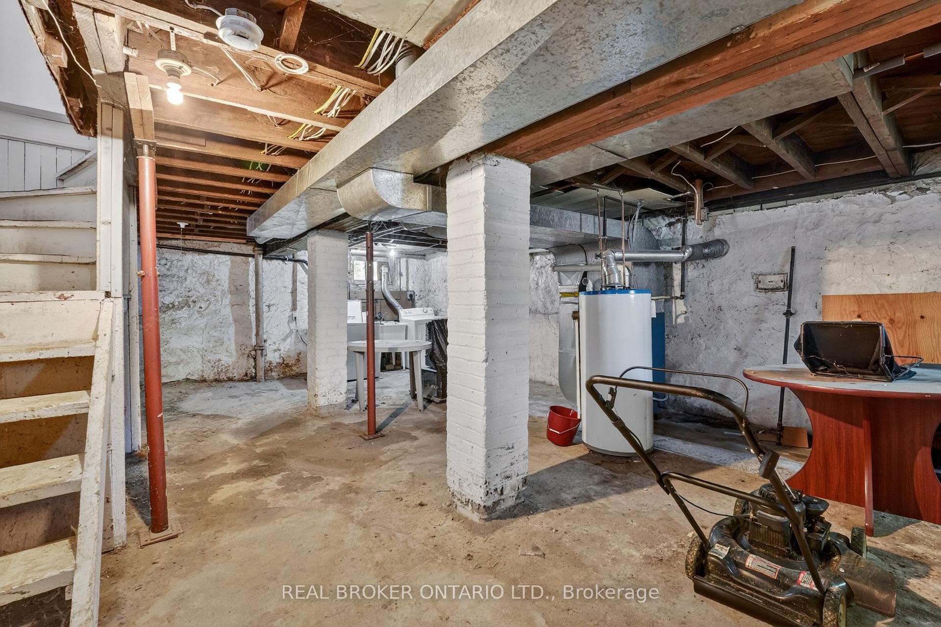 271 Manor Road photo 35