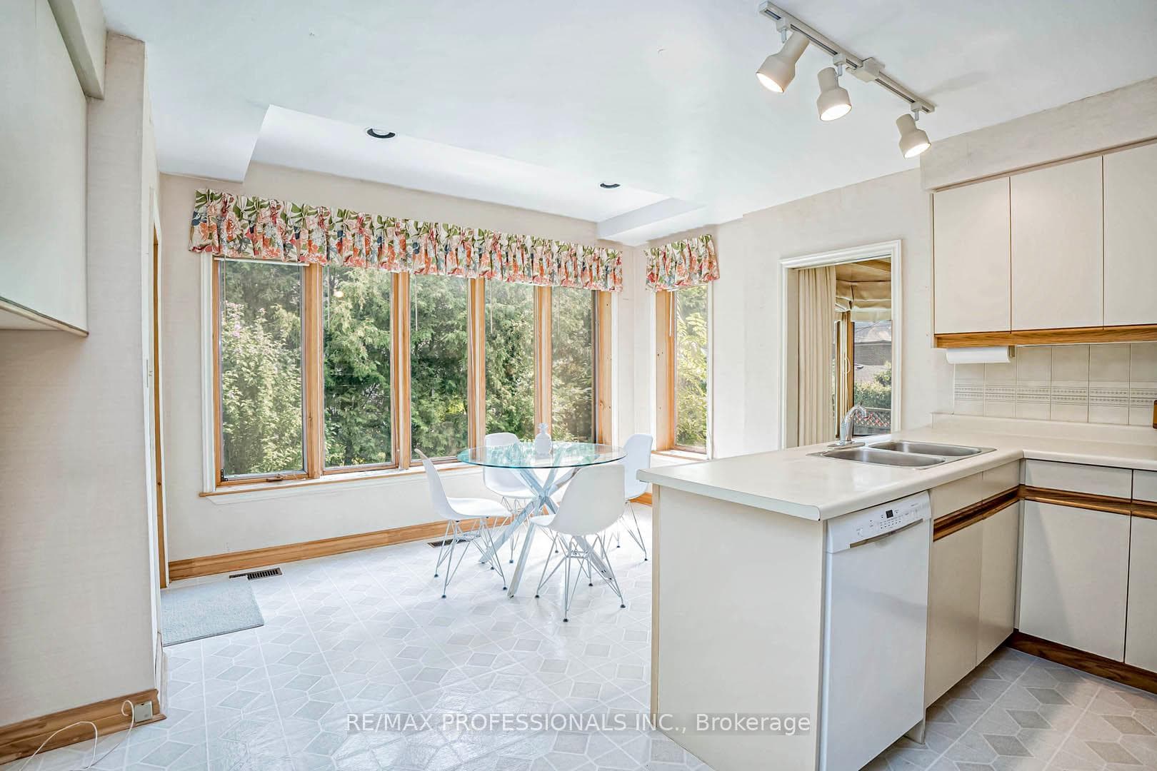 7 Winsdale Road photo 11