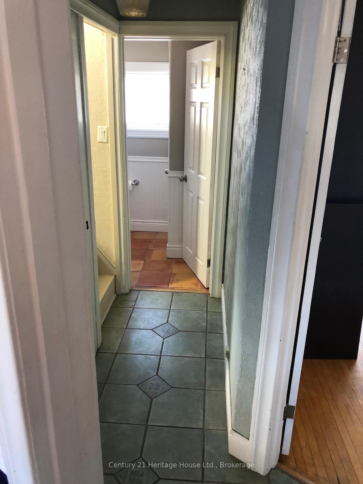 165 Margaret Avenue photo 17