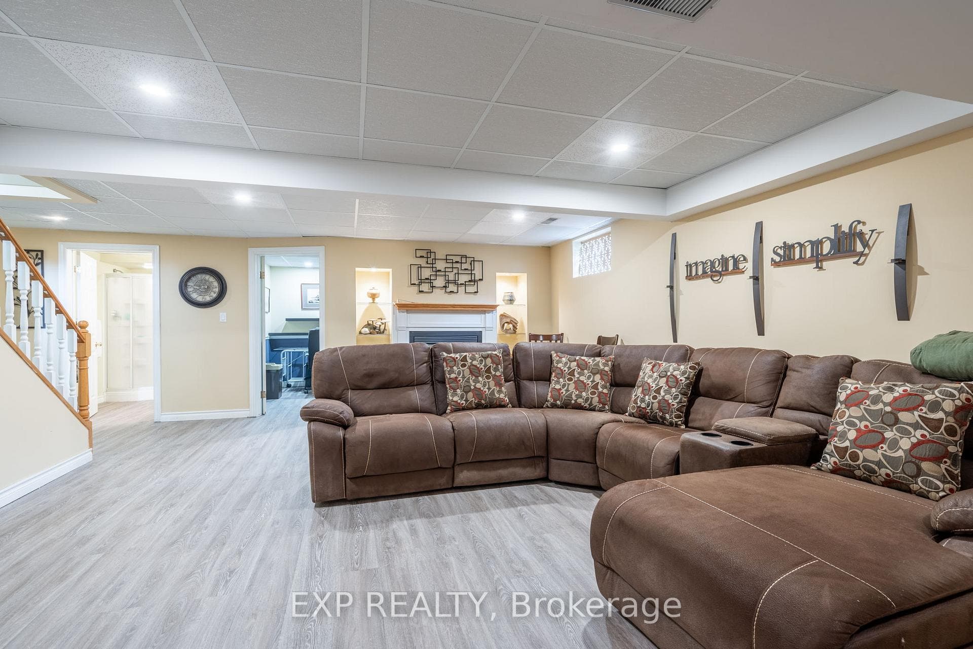 4052 Hixon Street photo 13
