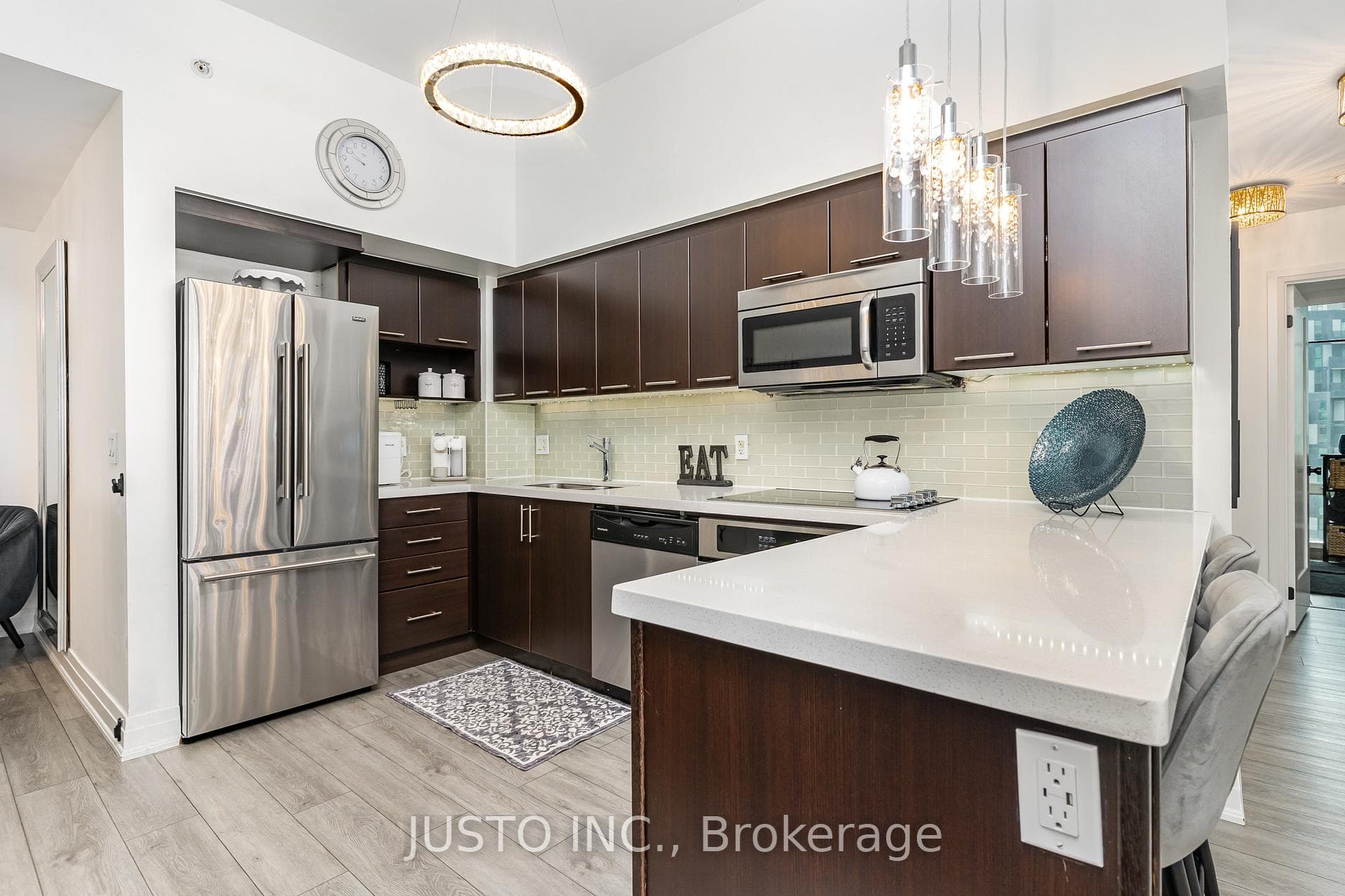 565 Wilson Avenue Unit W604 photo 4