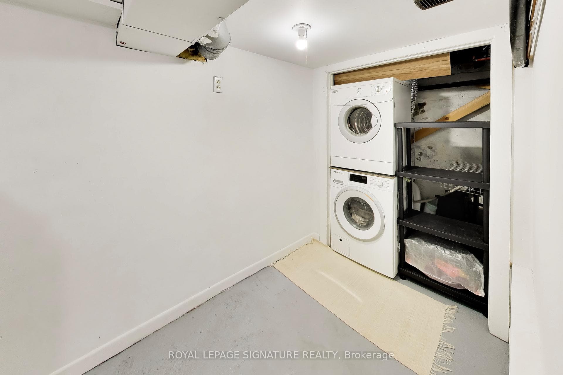 2102 Gerrard Street photo 20