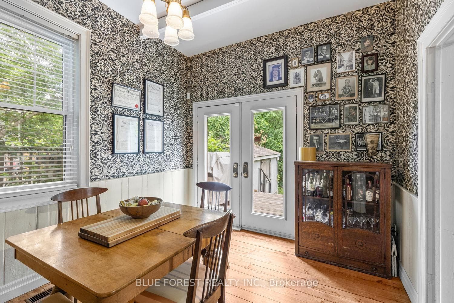 550 Elizabeth Street photo 13