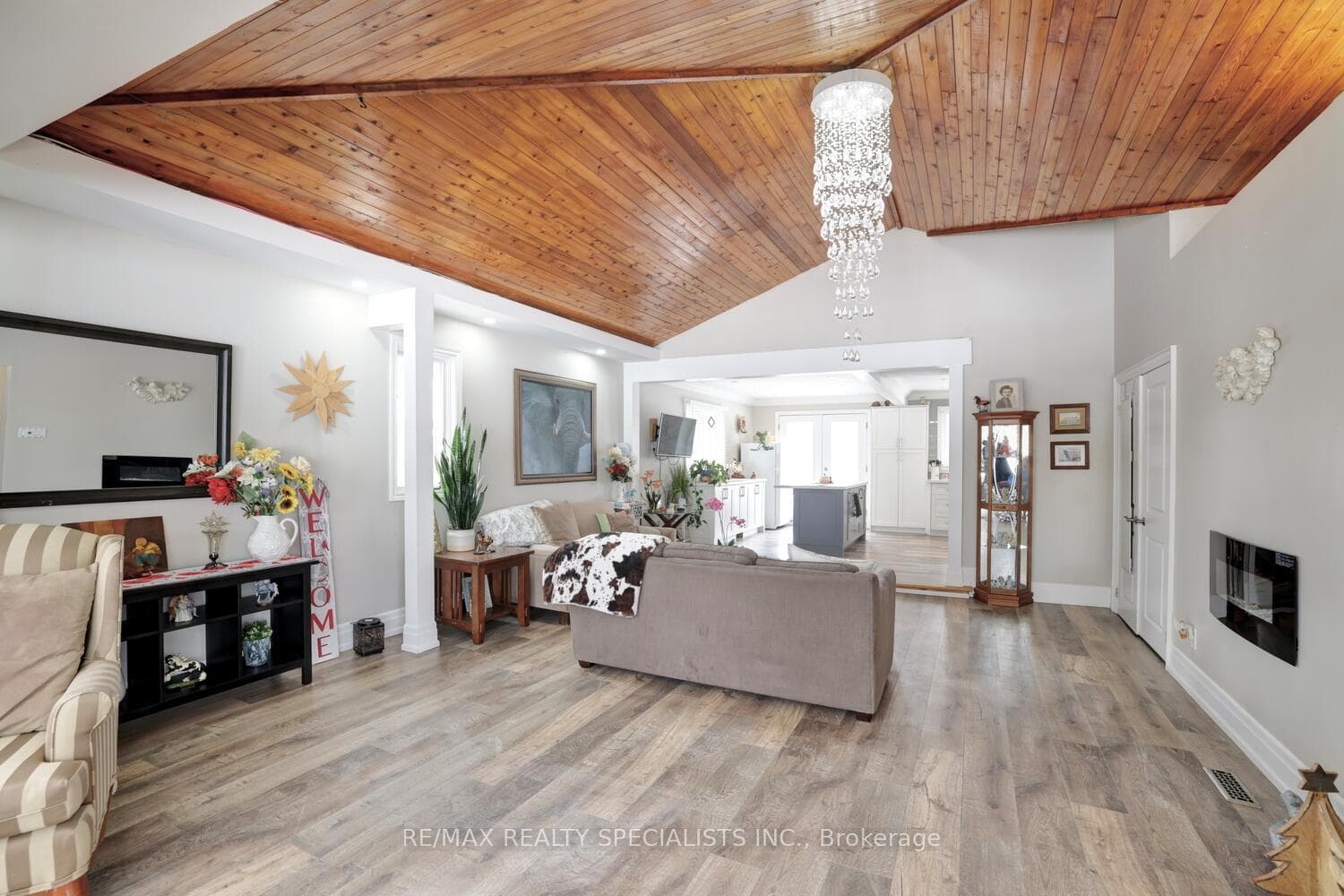 Electric fireplace in the living room, crown mold