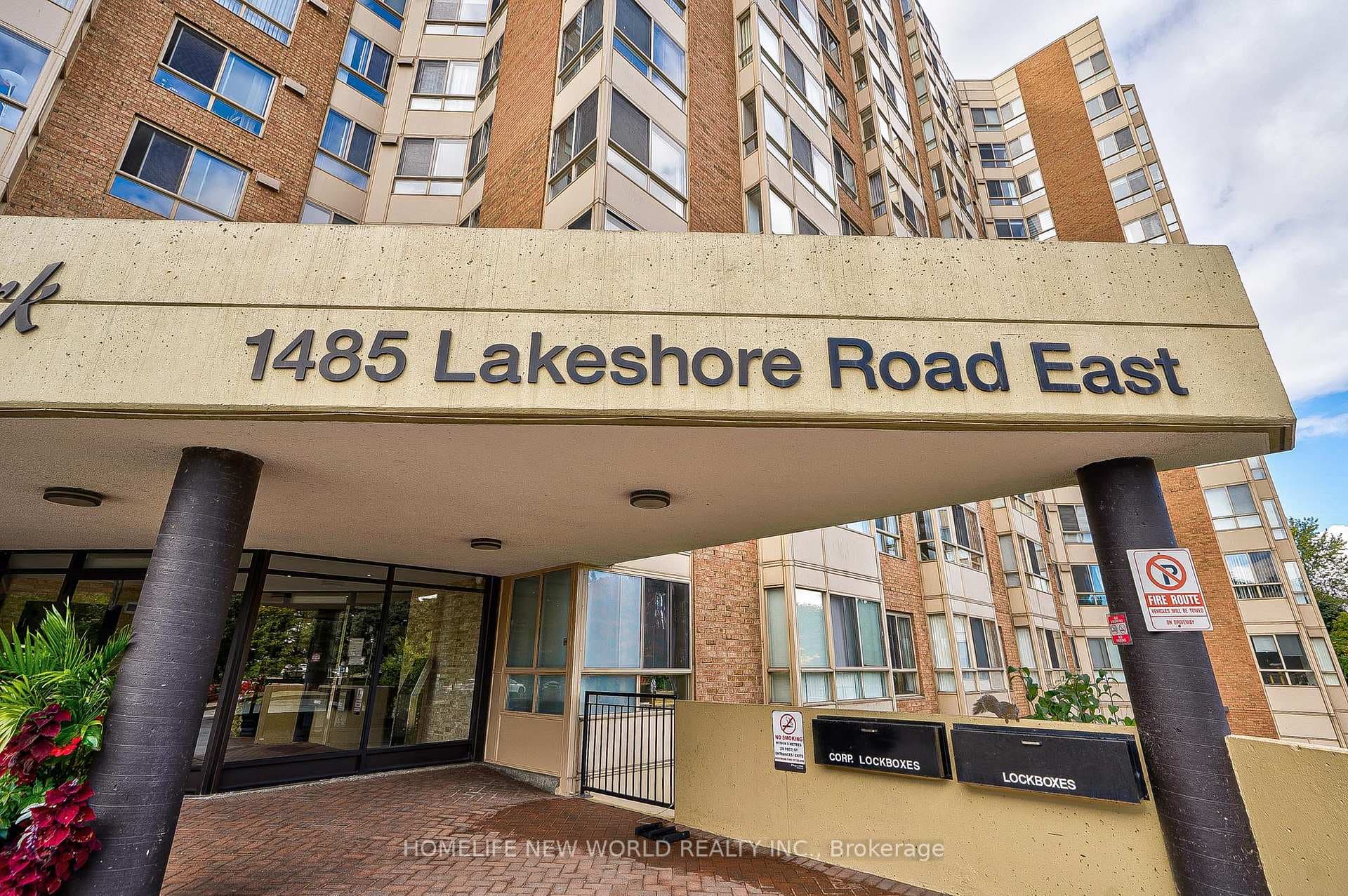 1485 Lakeshore Road Unit 918 photo 1