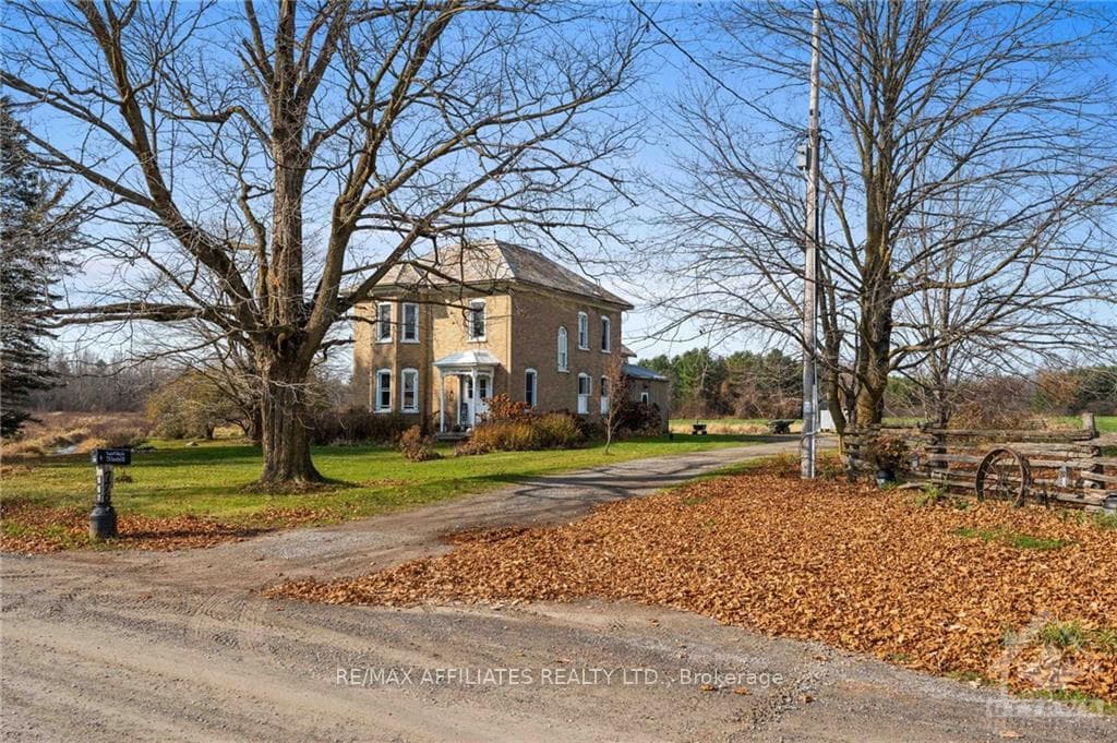 776 TOWNLINE Road photo 1
