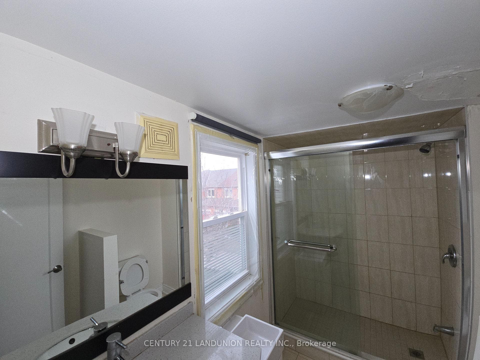 11960 Yonge Street photo 16