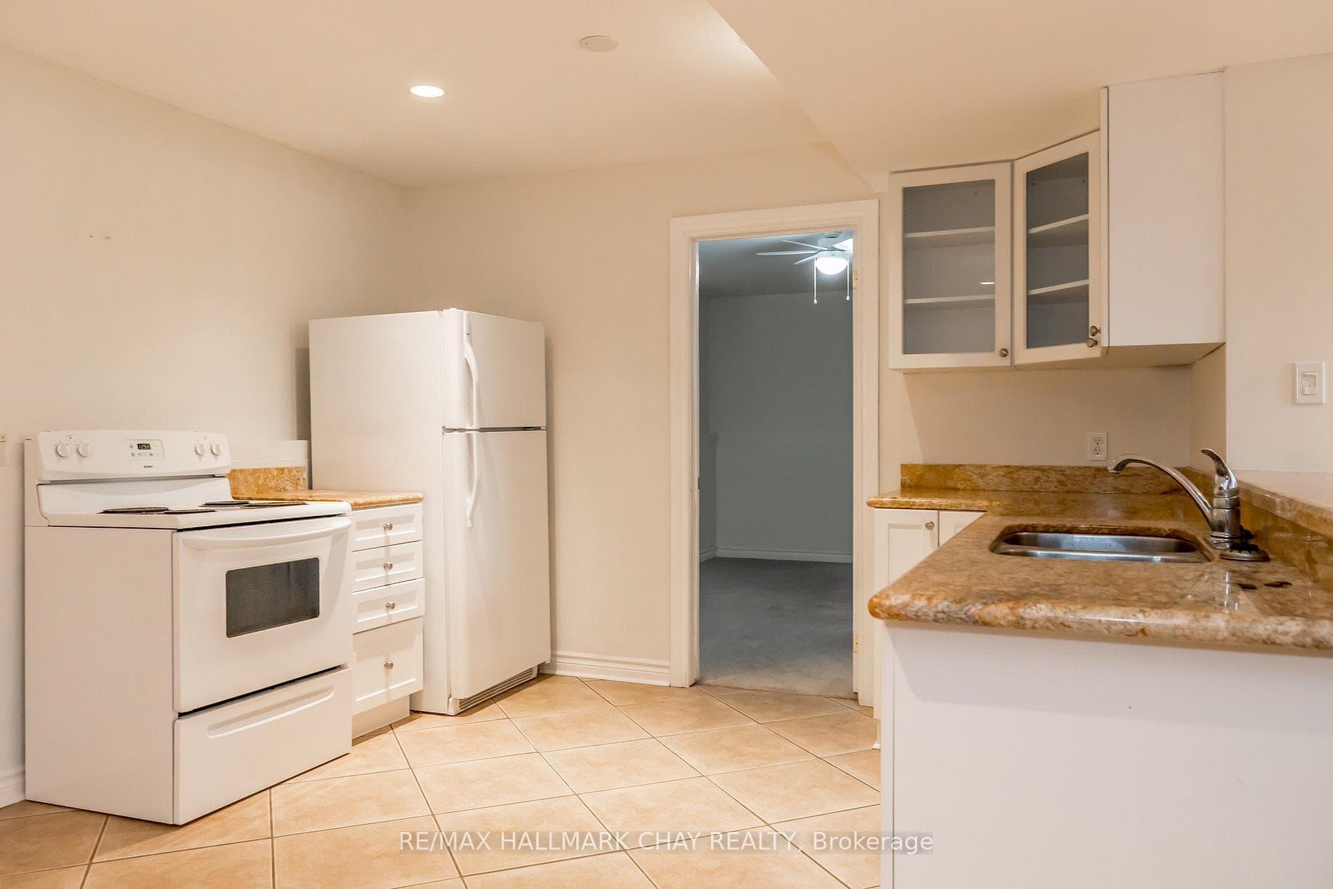 46 Patrick Drive Unit LOWER photo 7