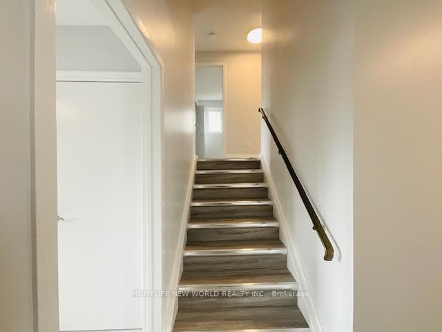 73 Invergordon Avenue Unit Main&Up photo 15