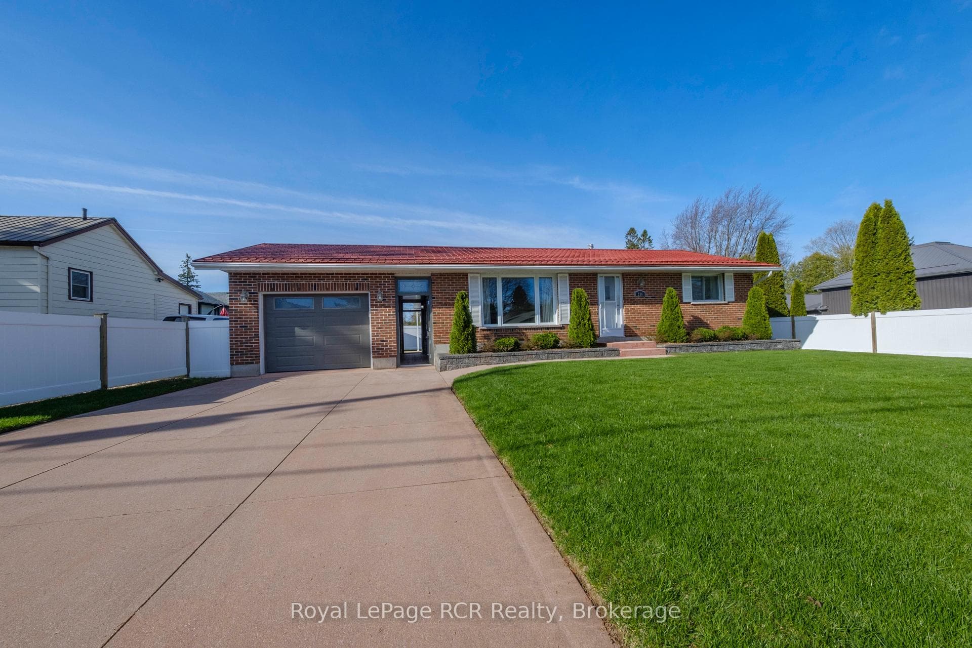286 Nelson Street photo 1
