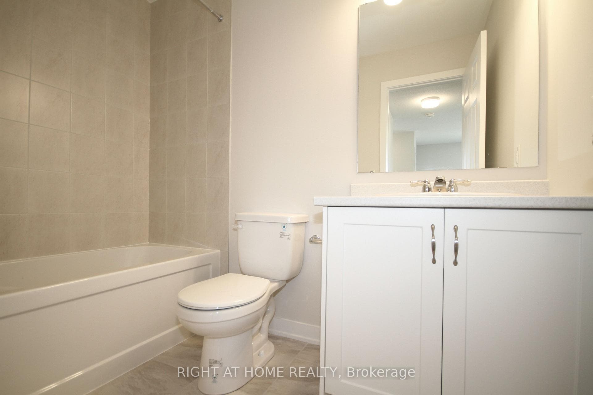 201 Billrian Crescent photo 27