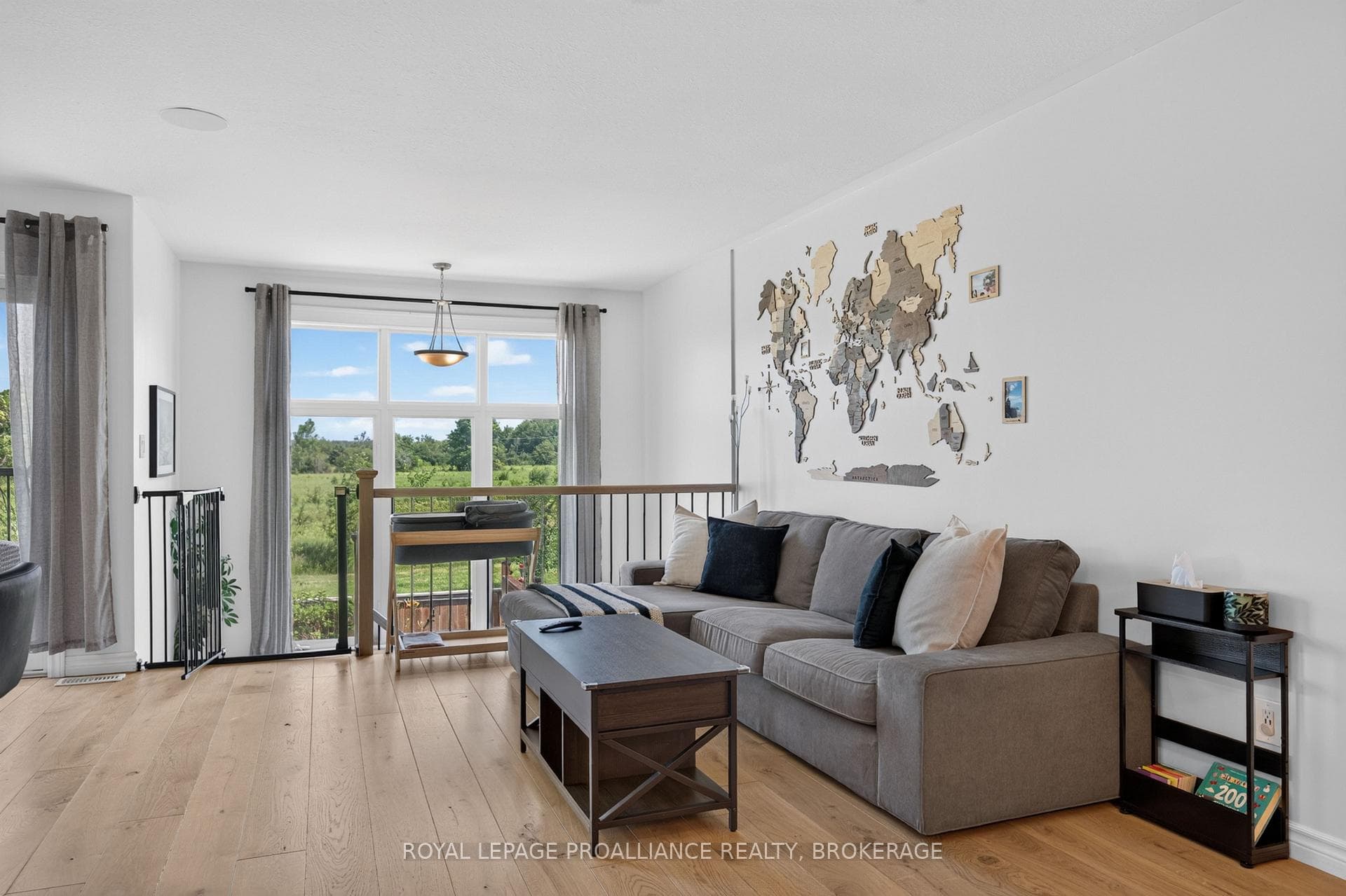 378 Buckthorn Drive photo 12