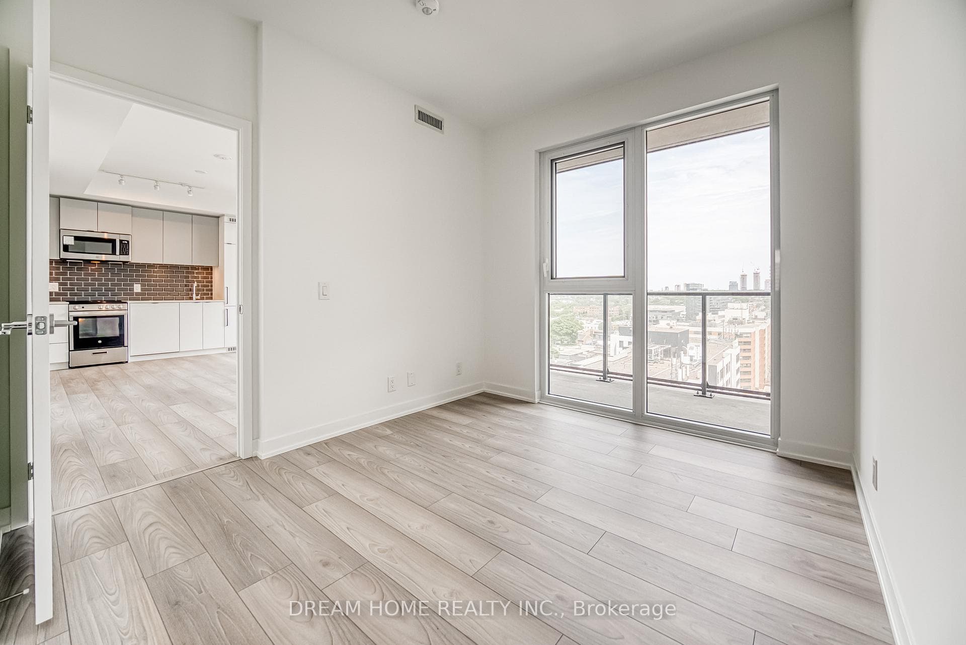 285 Dufferin Street Unit 1002 photo 18