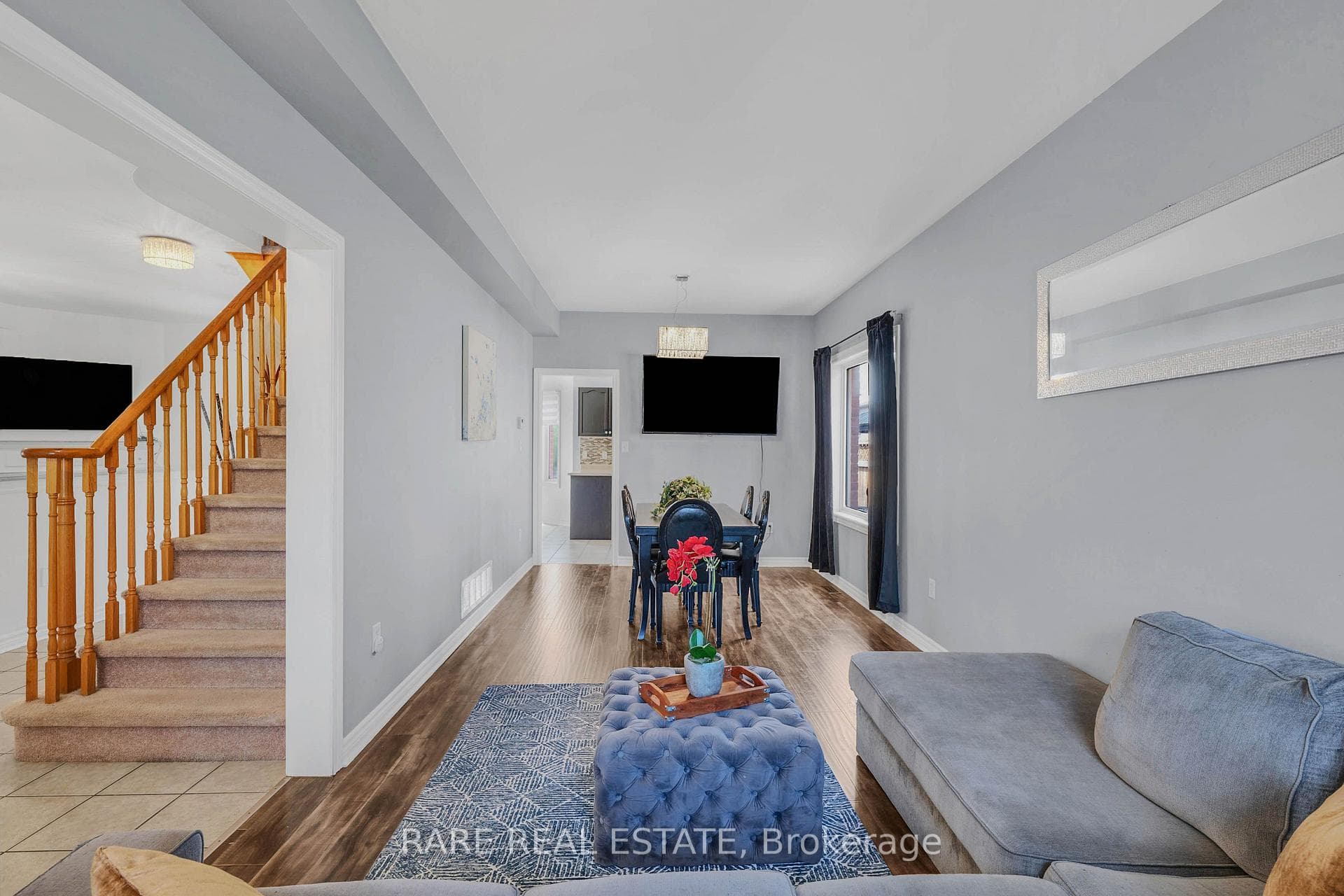 2104 OSBOND Road photo 7