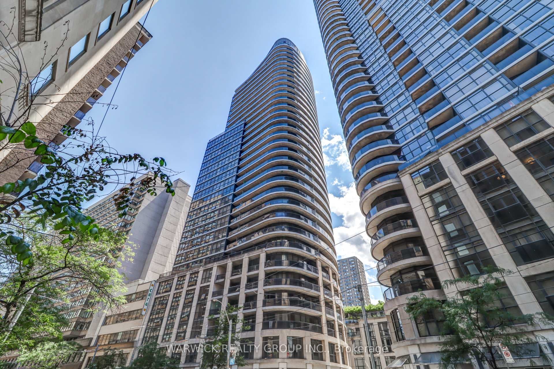 25 Carlton Street Unit 509 photo 1