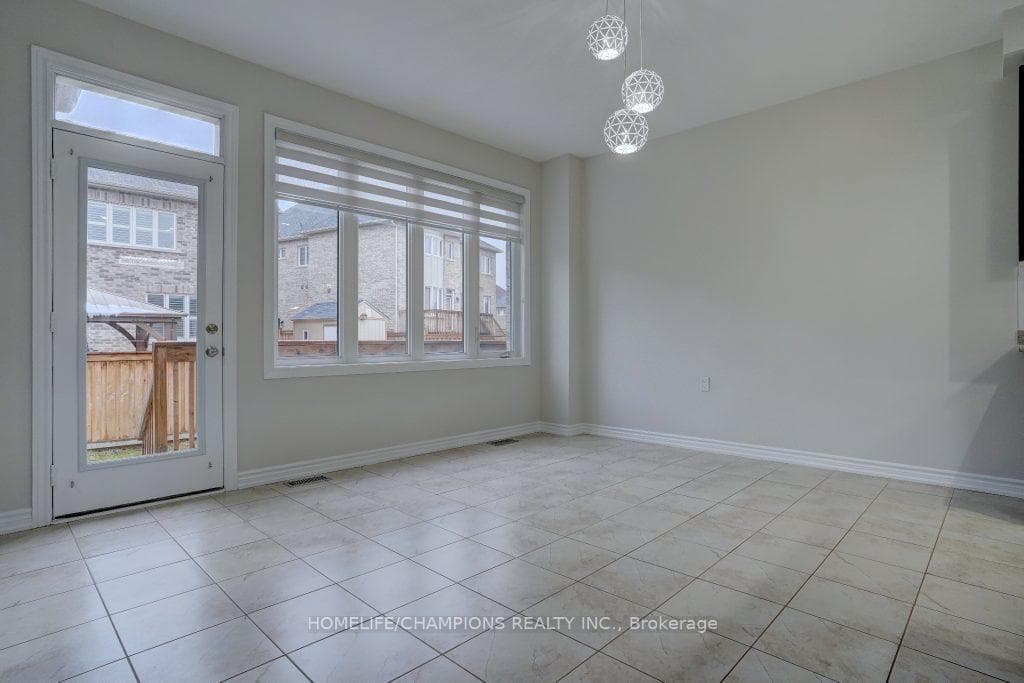 102 Benadir Avenue photo 10