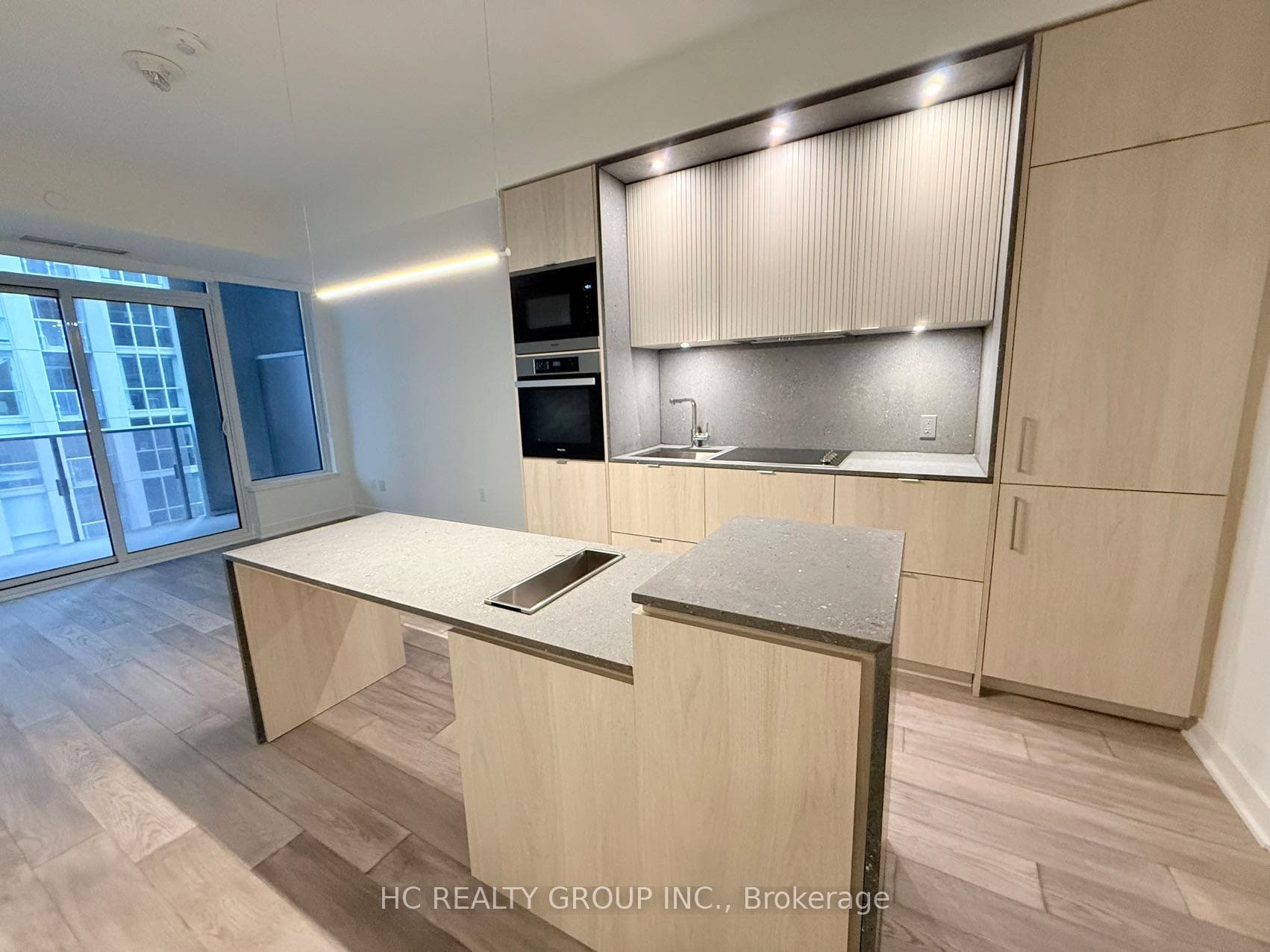 11 Yorkville Avenue Unit 1507 photo 4