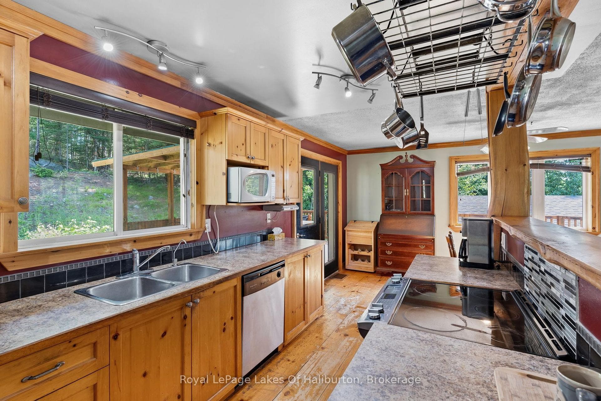 1329 Gelert Road photo 12