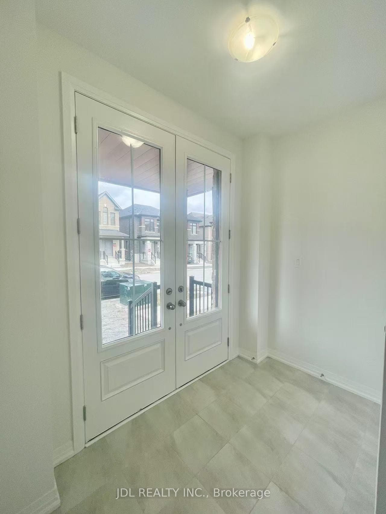 2934 Nakina Street photo 3