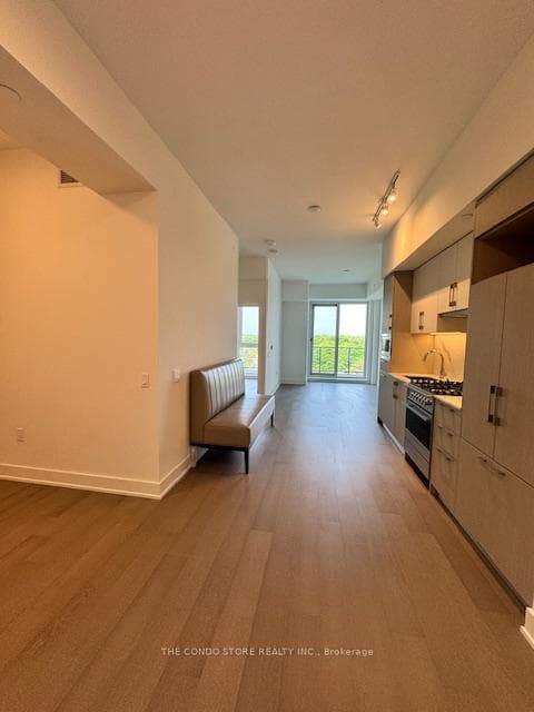 8 Manor Road Unit 905 photo 4