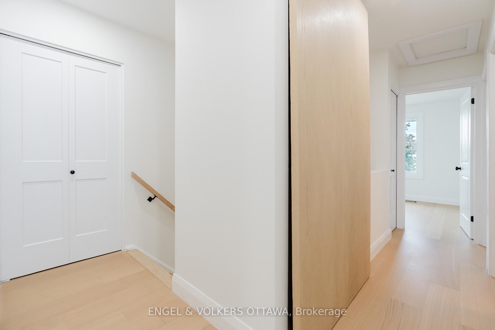 825 De Salaberry Street photo 28