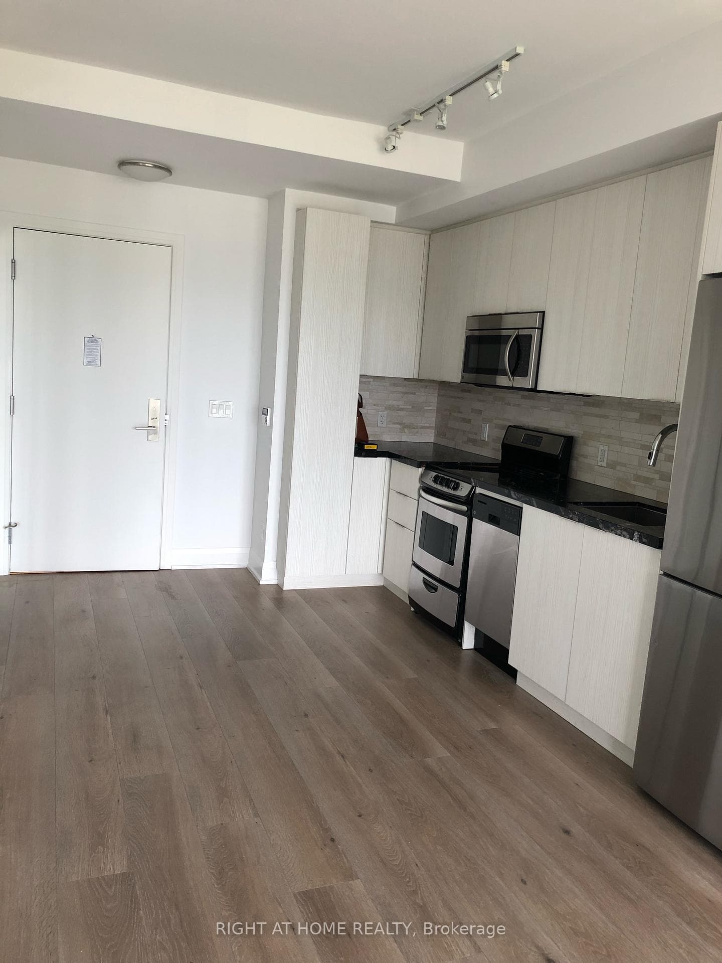 56 Annie Craig Dr Drive Unit 2506 photo 4