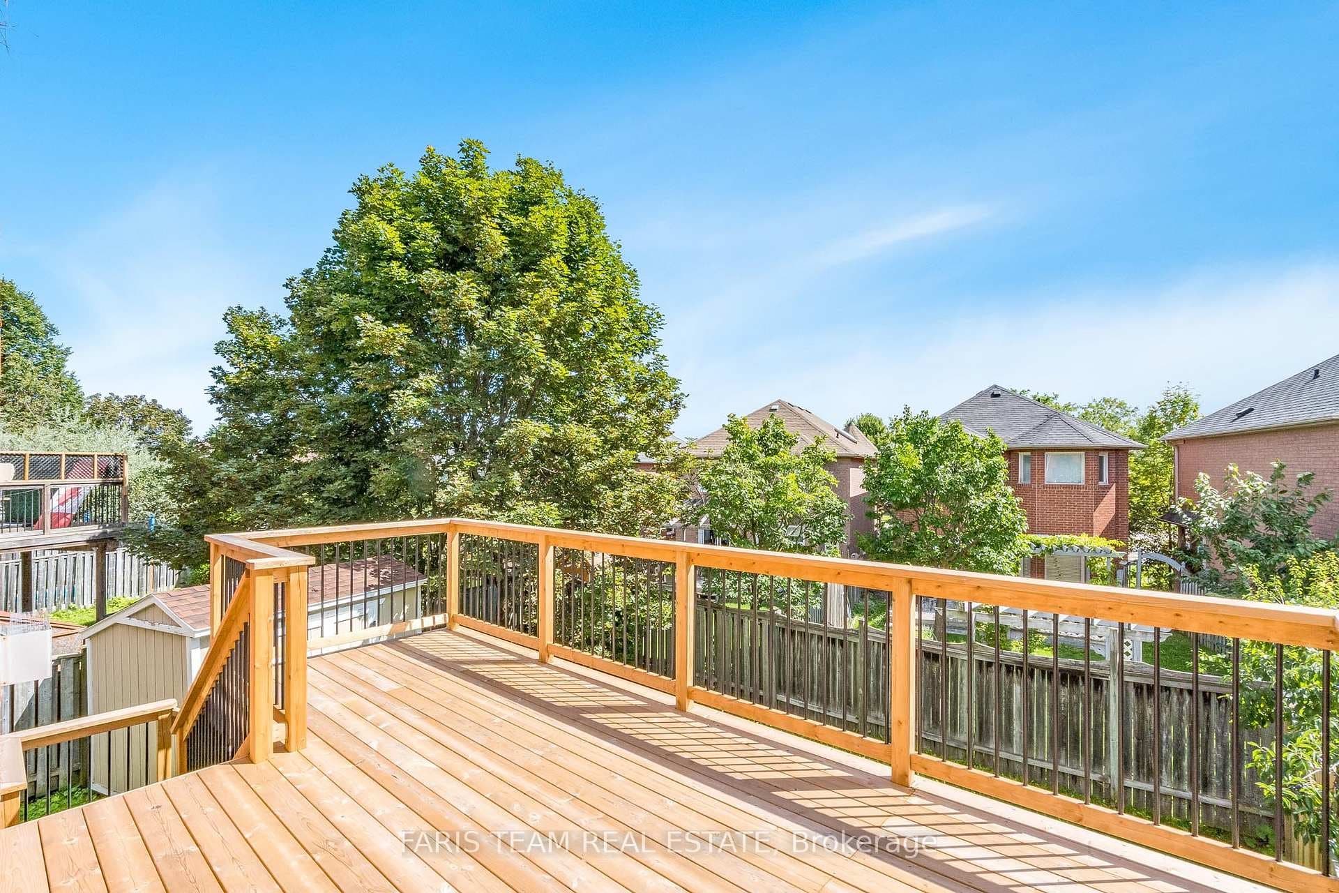 251 Warner Crescent photo 20