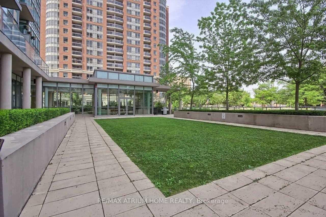 26 Norton Avenue Unit #605 photo 35