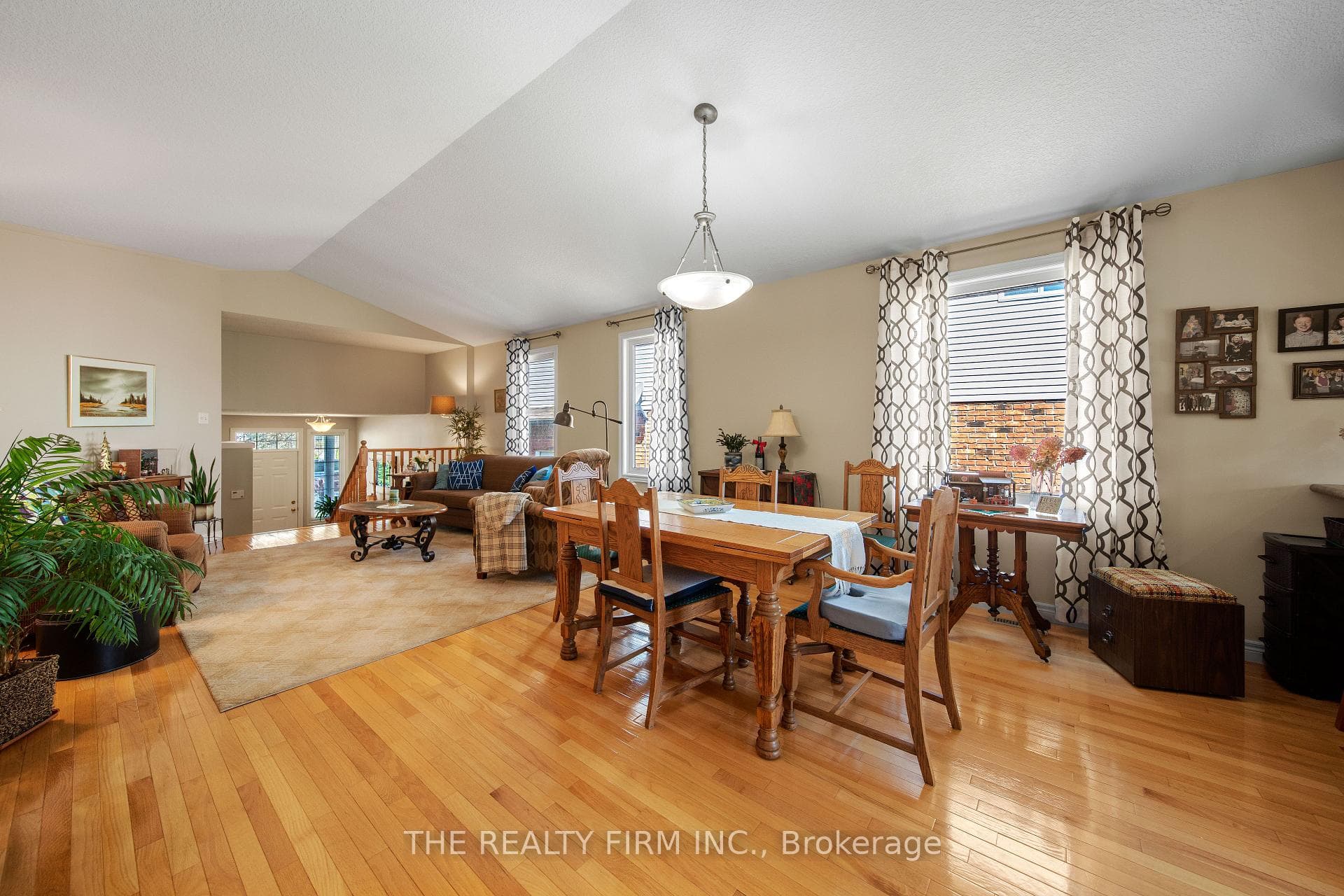 15 Magnolia Court photo 12