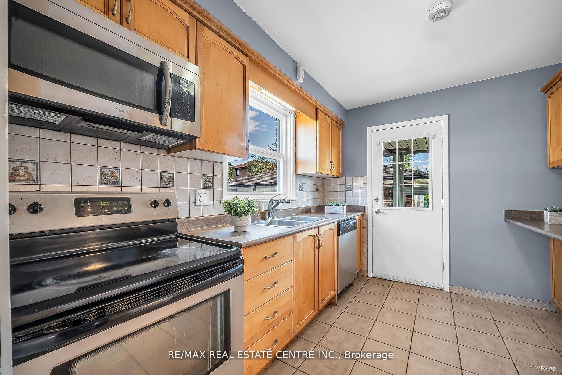 107 Lomar Drive photo 5