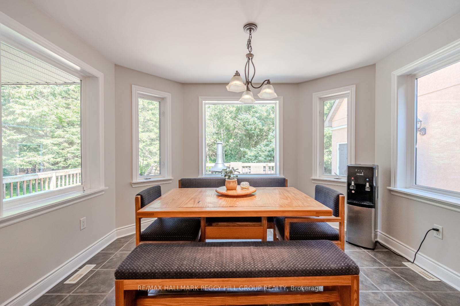 8 Red Oak Crescent photo 6