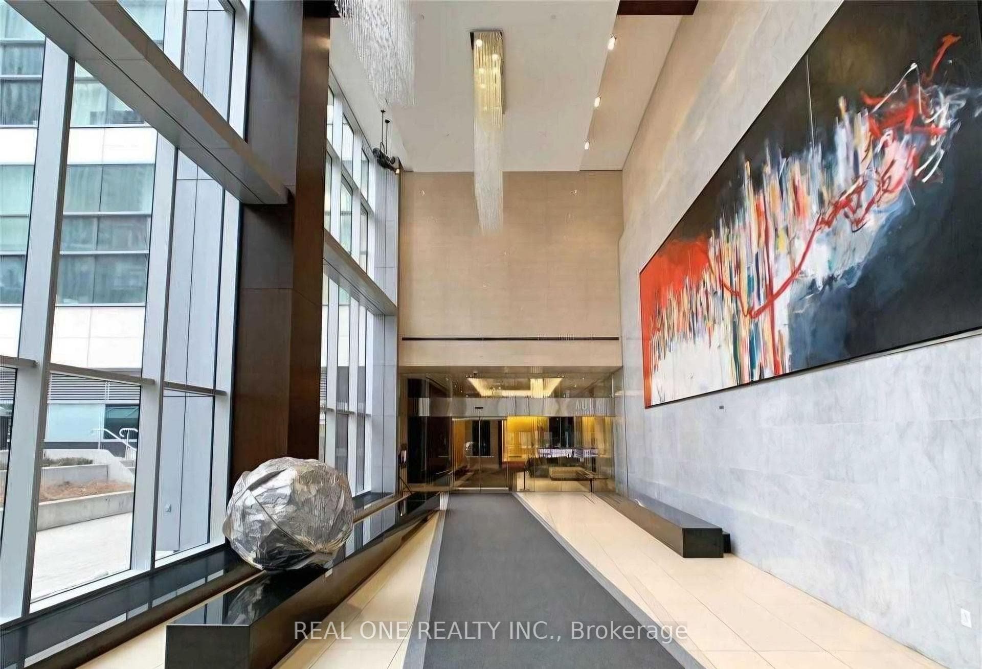 386 Yonge Street Unit 5003 photo 3