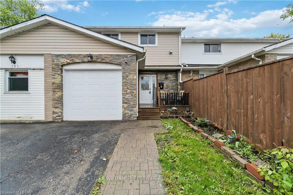 189 BEDFORD Crescent photo 2