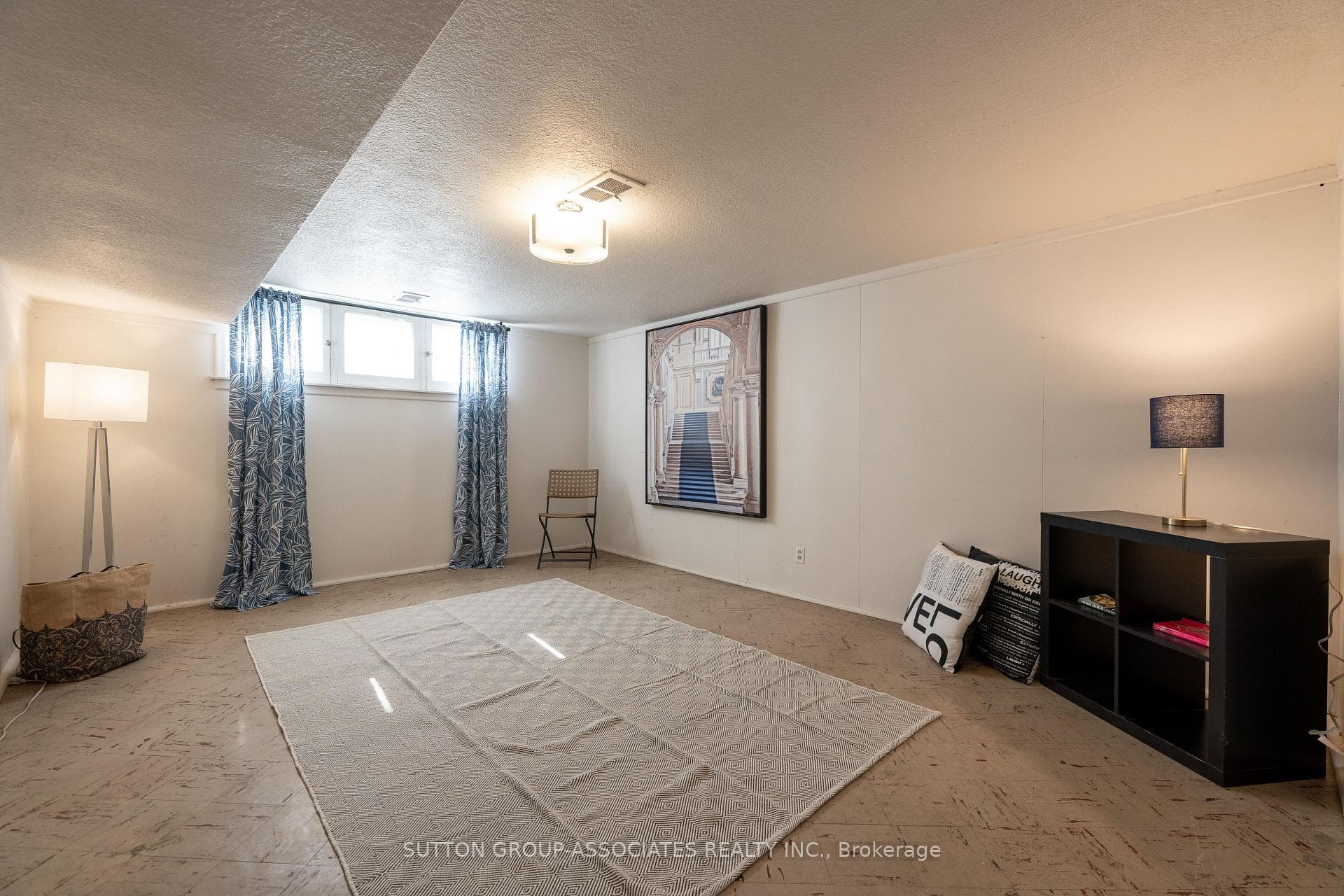 569 Oakwood Avenue photo 27