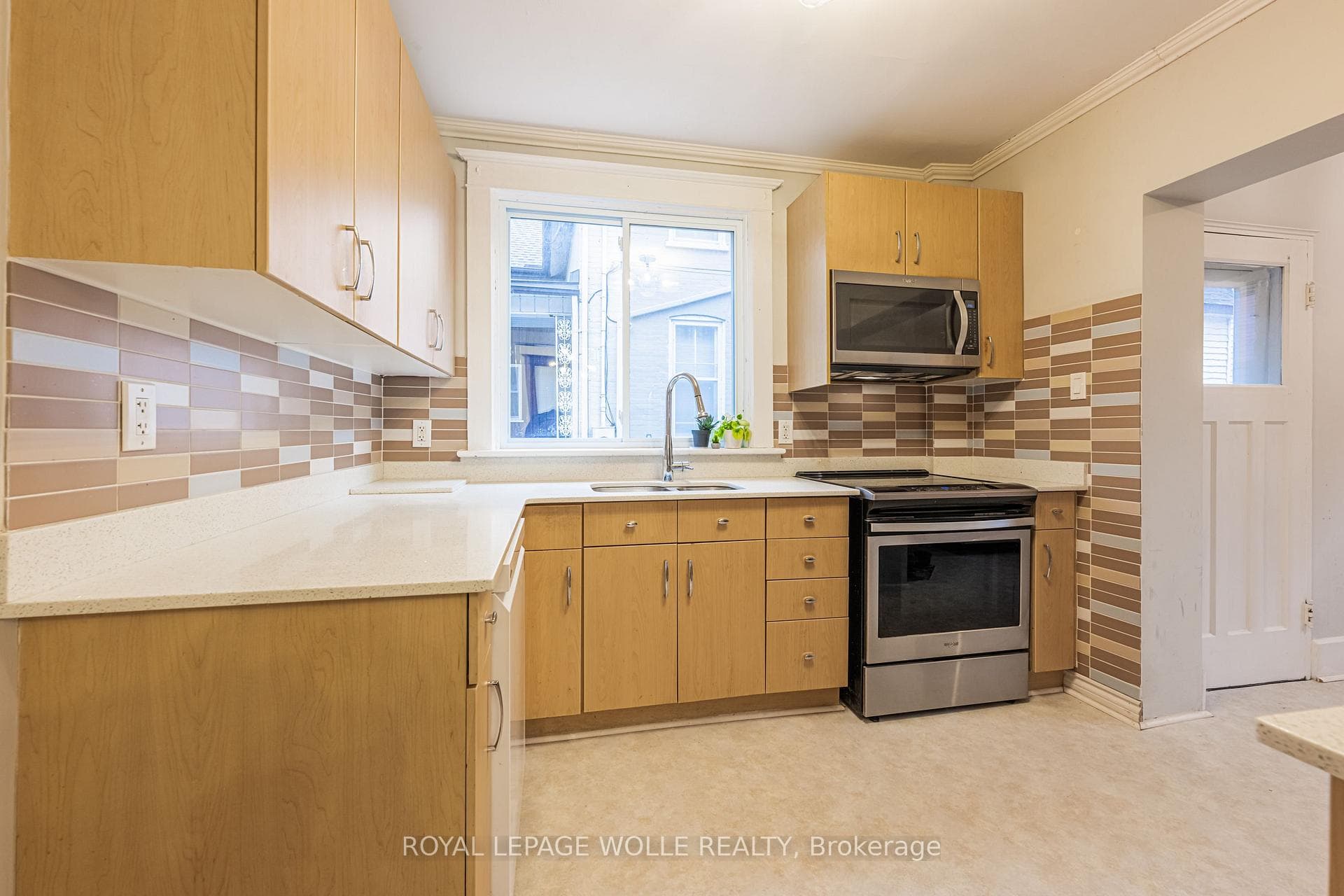 52 Dupont Street photo 10