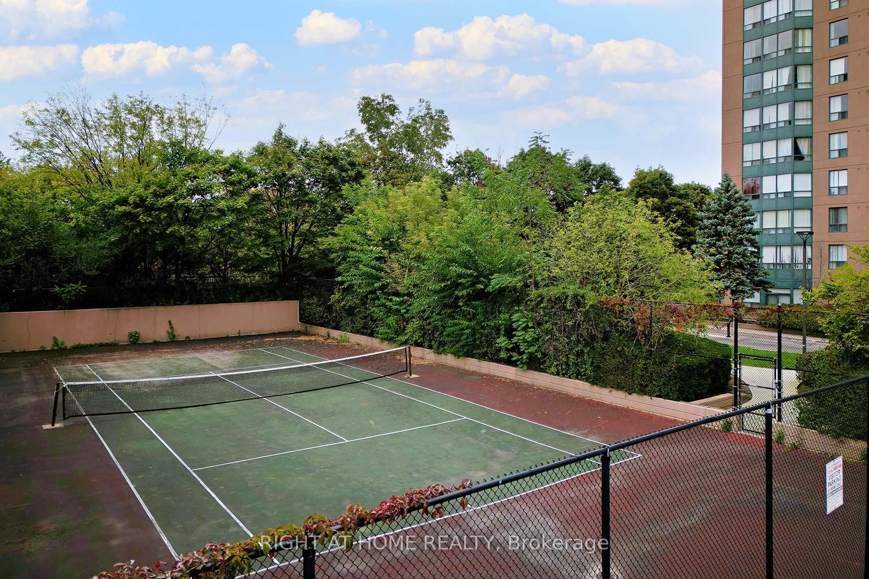 135 Hillcrest Avenue Unit 1101 photo 17