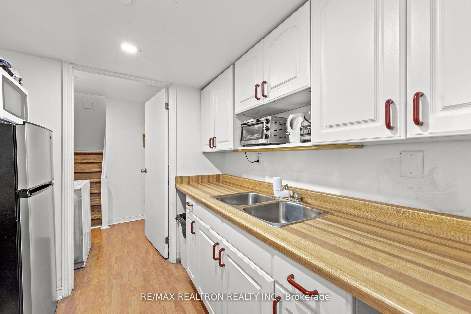 14 Mortimer Court photo 30