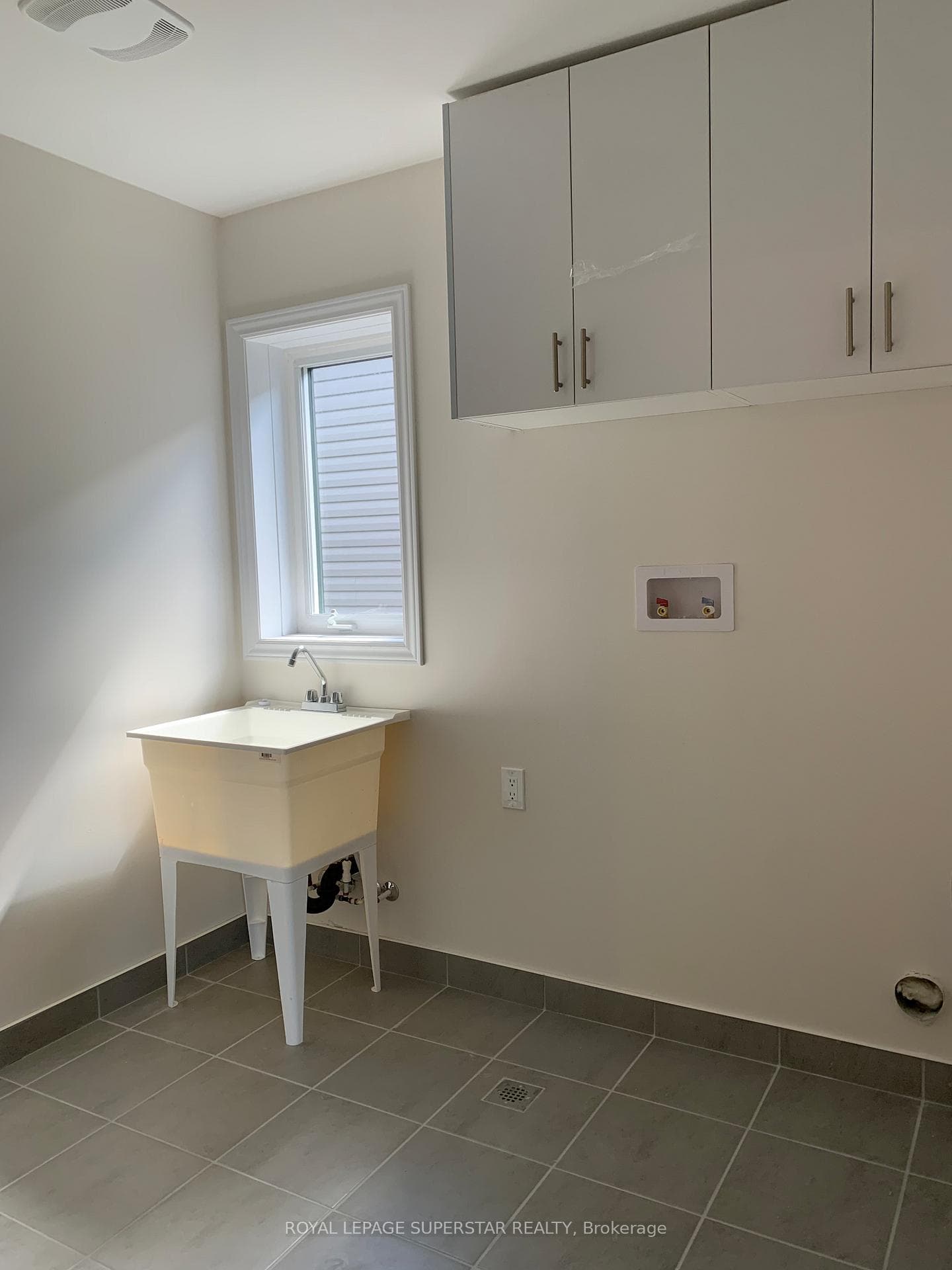 49 Eberhardt Drive photo 23