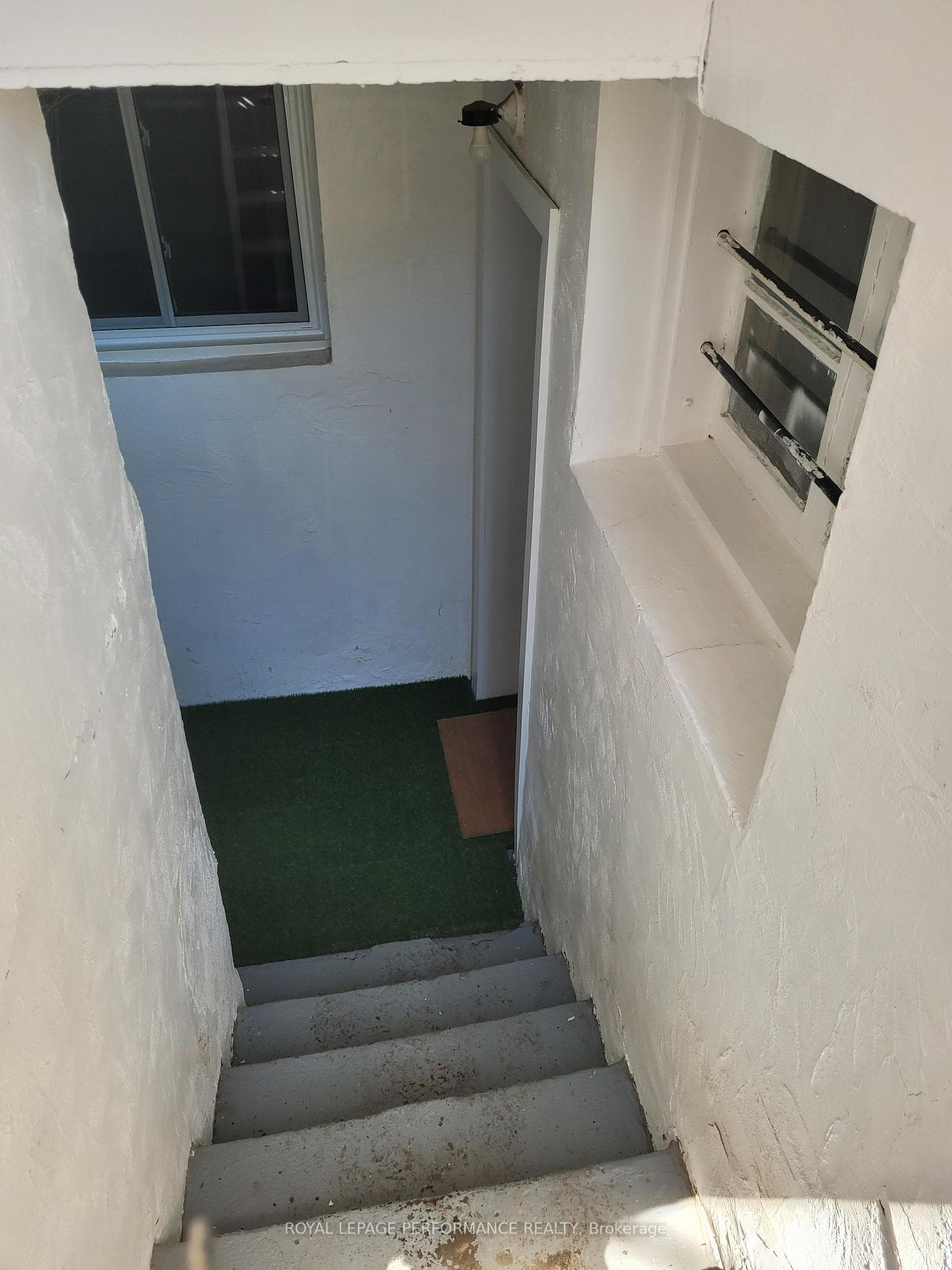 A few steps down to the lower level