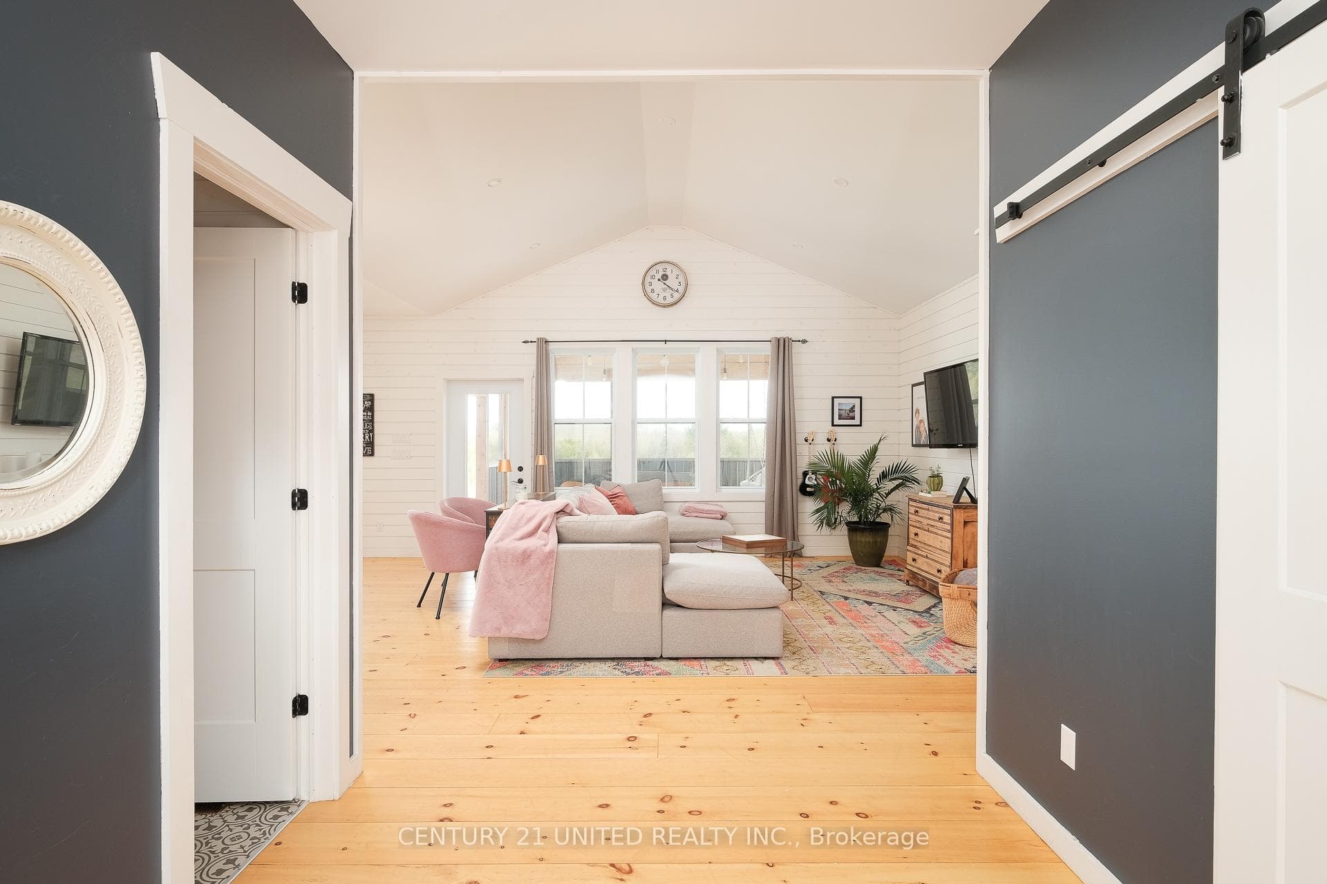 833 Iron Woods Drive photo 4