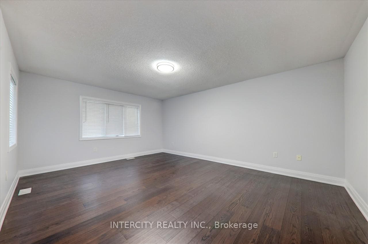 645 Armstrong Road photo 18