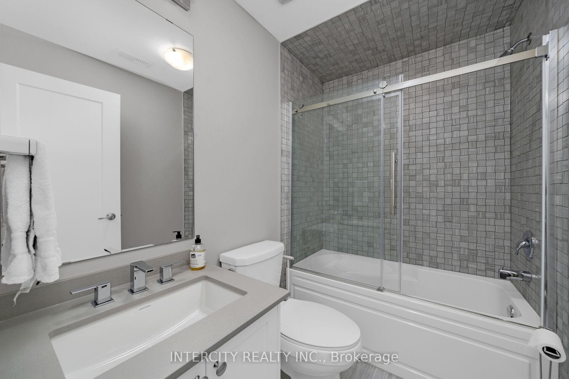 37 Hammersmith Lane photo 40